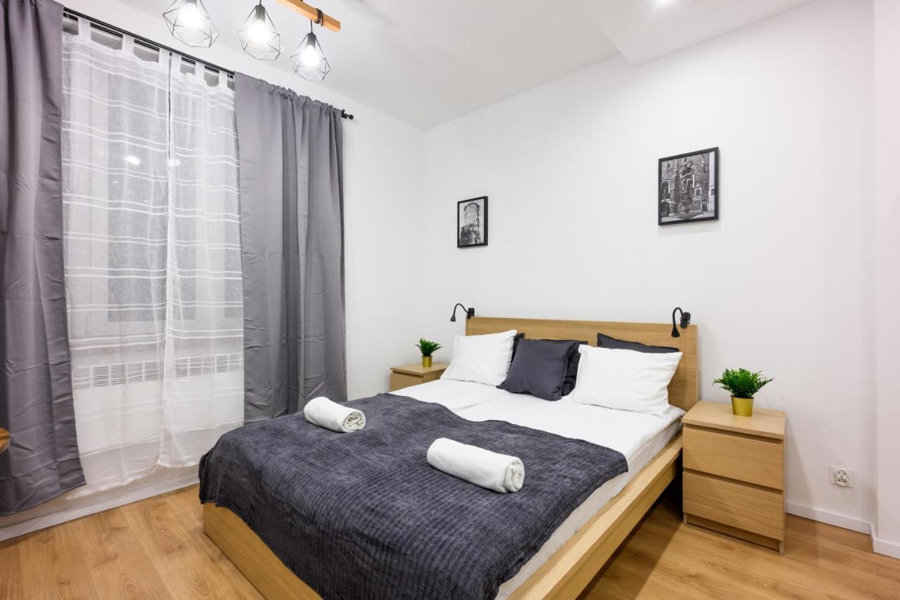 Cracow Rent Apartments - Spacious Apartments For 2-7 People In Quiet Area - Kolberga Street Nr 3 - 10 Min To Main Square By Foot Cracovia Esterno foto