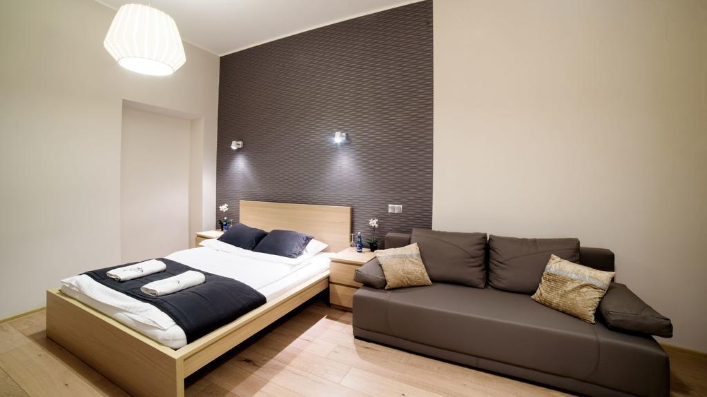 Cracow Rent Apartments - Spacious Apartments For 2-7 People In Quiet Area - Kolberga Street Nr 3 - 10 Min To Main Square By Foot Cracovia Esterno foto