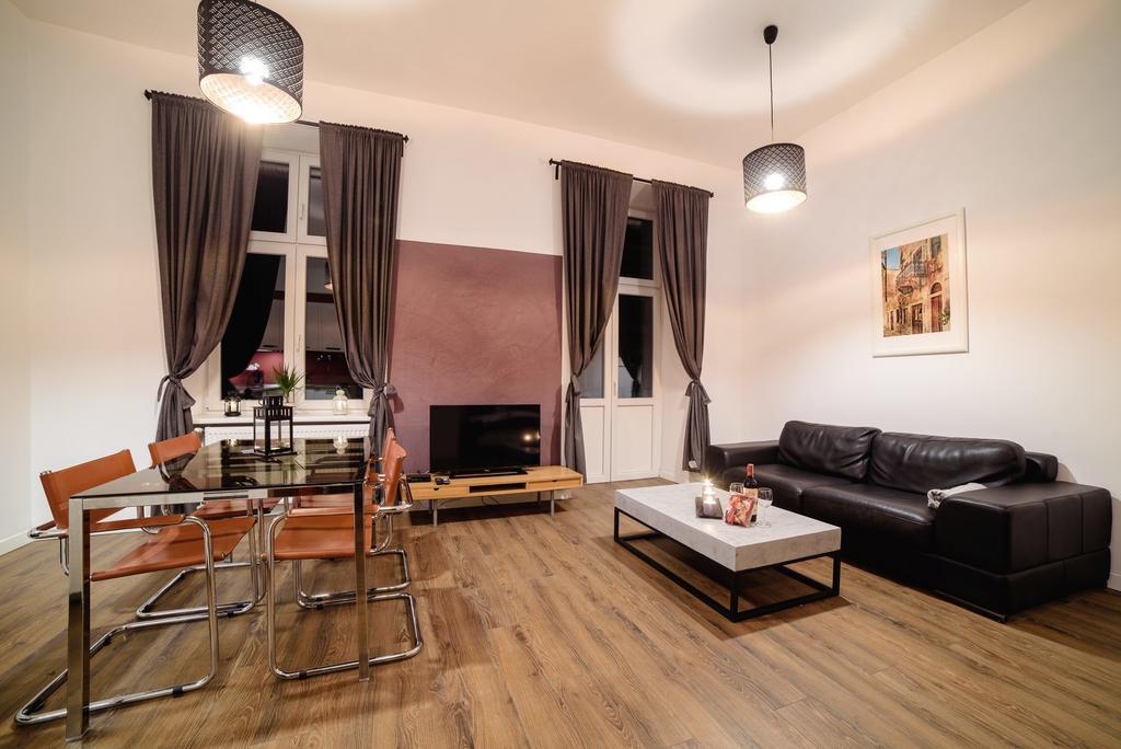 Cracow Rent Apartments - Spacious Apartments For 2-7 People In Quiet Area - Kolberga Street Nr 3 - 10 Min To Main Square By Foot Cracovia Esterno foto