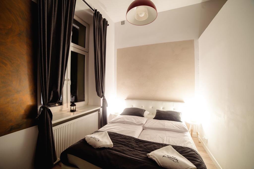 Cracow Rent Apartments - Spacious Apartments For 2-7 People In Quiet Area - Kolberga Street Nr 3 - 10 Min To Main Square By Foot Cracovia Esterno foto