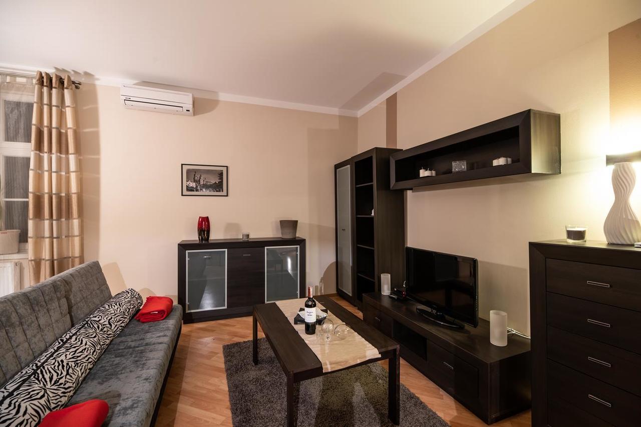 Cracow Rent Apartments - Spacious Apartments For 2-7 People In Quiet Area - Kolberga Street Nr 3 - 10 Min To Main Square By Foot Cracovia Esterno foto