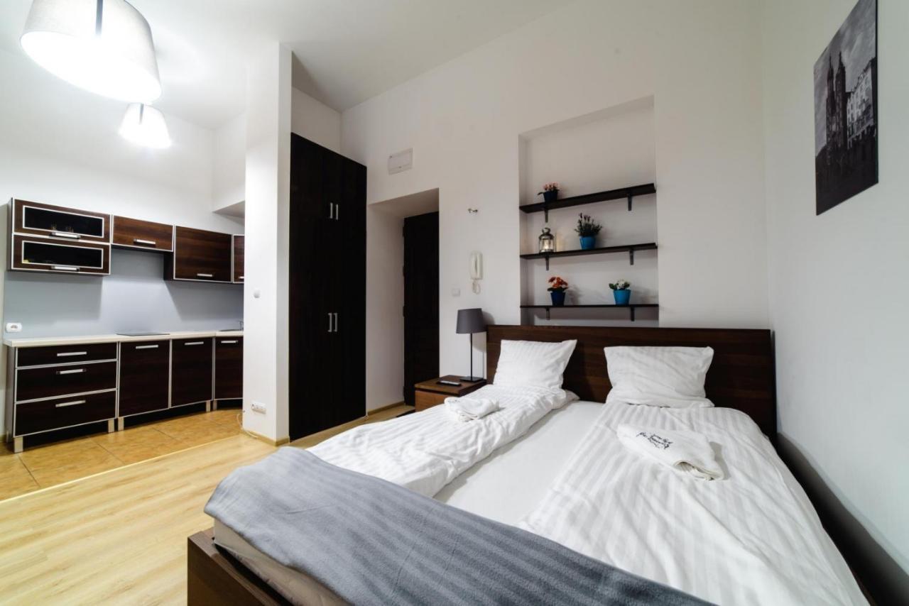 Cracow Rent Apartments - Spacious Apartments For 2-7 People In Quiet Area - Kolberga Street Nr 3 - 10 Min To Main Square By Foot Cracovia Esterno foto