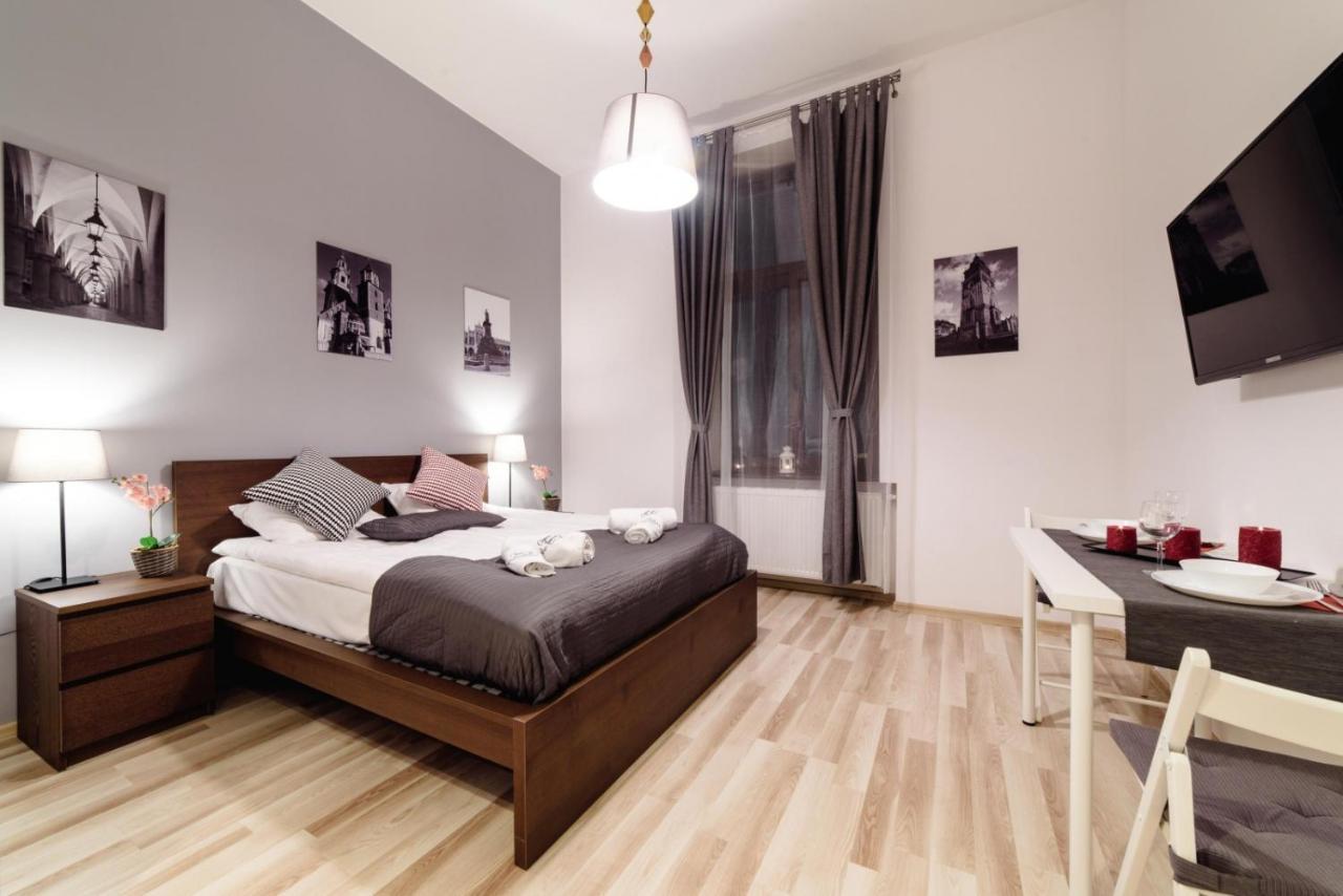 Cracow Rent Apartments - Spacious Apartments For 2-7 People In Quiet Area - Kolberga Street Nr 3 - 10 Min To Main Square By Foot Cracovia Esterno foto